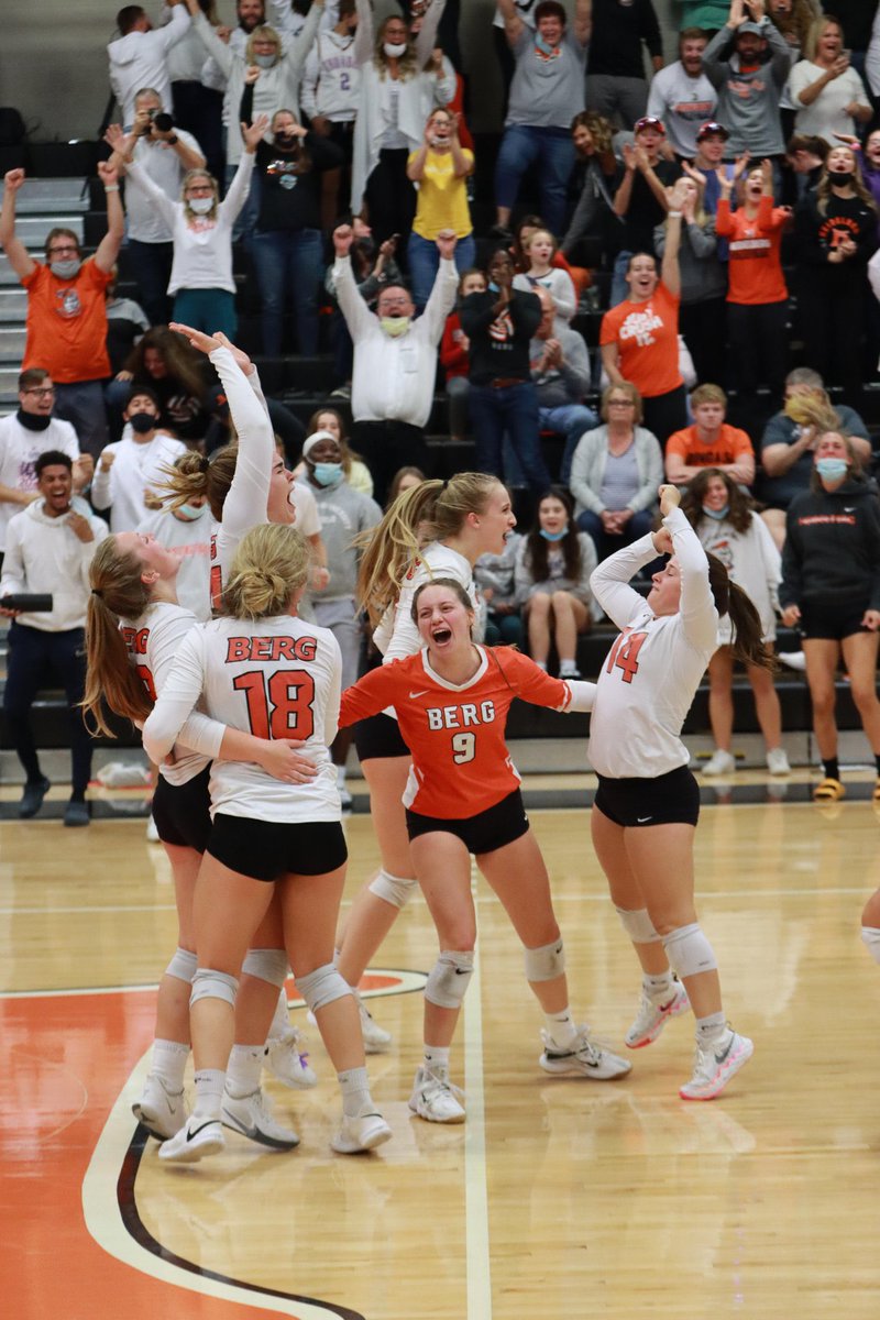 BergVolleyball's tweet photo. BIG five set victory over #14 ONU - We are thankful for our Berg fans and community! GO BERG https://t.co/eS5rFD23ku