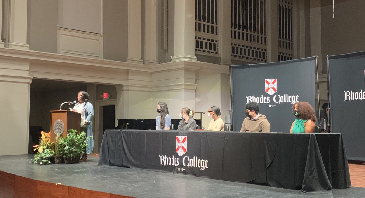 Rhodes_CiC's tweet photo. Last week, we had the honor of hosting Dr. @tressiemcphd at McNeill Concert Hall. Passionate, kind, and a certified genius, Dr. Cottom delighted and educated all in attendance, both in-person and virtually. Check out her book, Thick: And Other Essays &amp; our next event on Nov. 18. https://t.co/KNoxOZW9dS