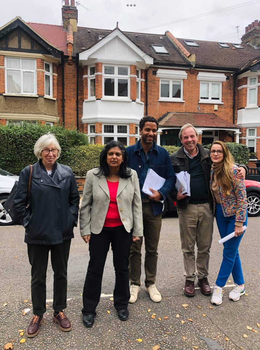 RupaHuq's tweet image. Excellent sleuthing ⁦@SeanFletcherTV⁩ and others for discovering the 900+ homes to appear on the Friary Park foorprint near to-be ⁦@Crossrail⁩ station will not actually be for locals despite promises

What about the 10,000 on @ealingcouncul housing waiting list?