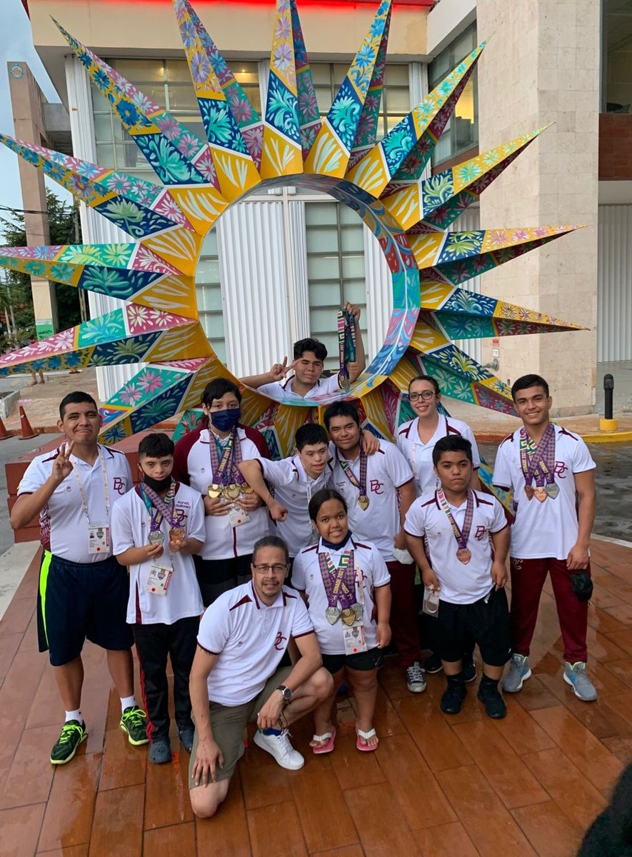 InstitutoBaja's tweet photo. REGRESAN NADADORES PARALÍMPICOS DE BC CARGADOS DE MEDALLAS DE CANCÚN

Más información en: https://t.co/HW50N0kCnl https://t.co/xBU7MnKB0k