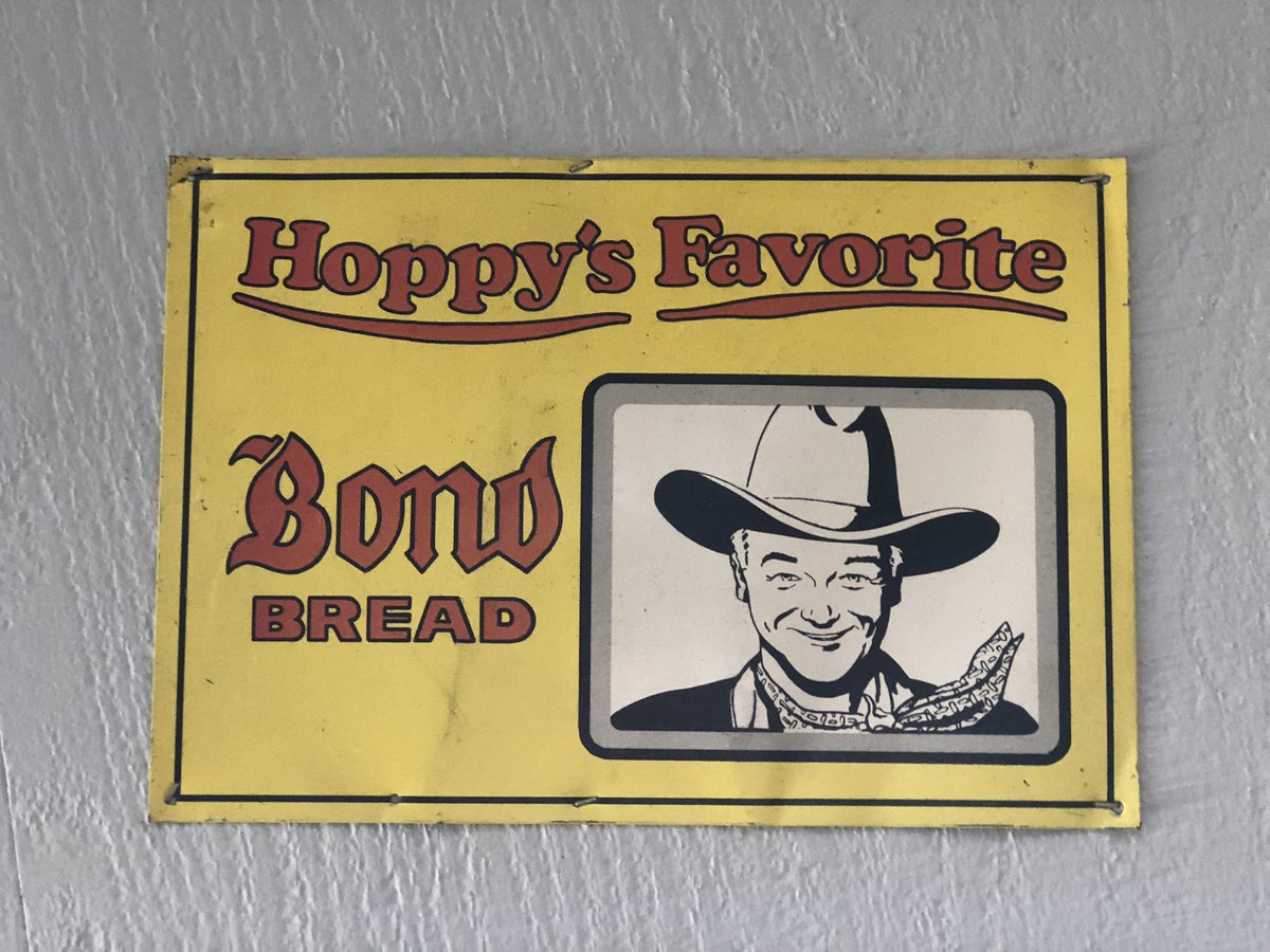 LaurasMiscMovie's tweet photo. I’m at @Flappy_Jacks_ in Orange for breakfast, where the decor is top notch. #HopalongCassidy https://t.co/aKTuA8M051