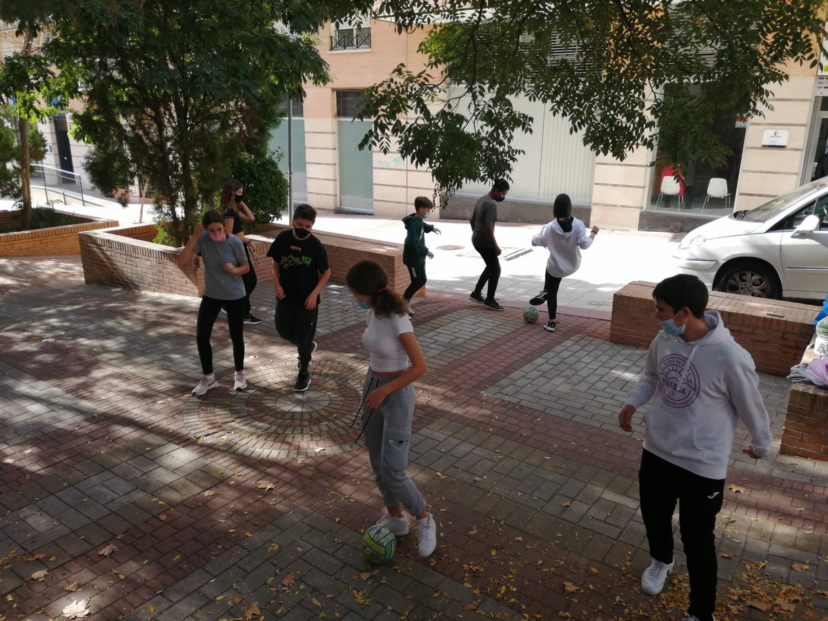 ulaboral's tweet photo. @ulaboral participa en#ACTIVEHACKINGCLM Consejería de Educación Cultura y Deportes
@gobjccm @DGobiernoCLM @educajccm @culturagob @culturaenclm
Hacemos deporte en la calle 💚🌿
#activehacking #activehackingclm #beactiveclm #beactive https://t.co/lStJmAYMH1