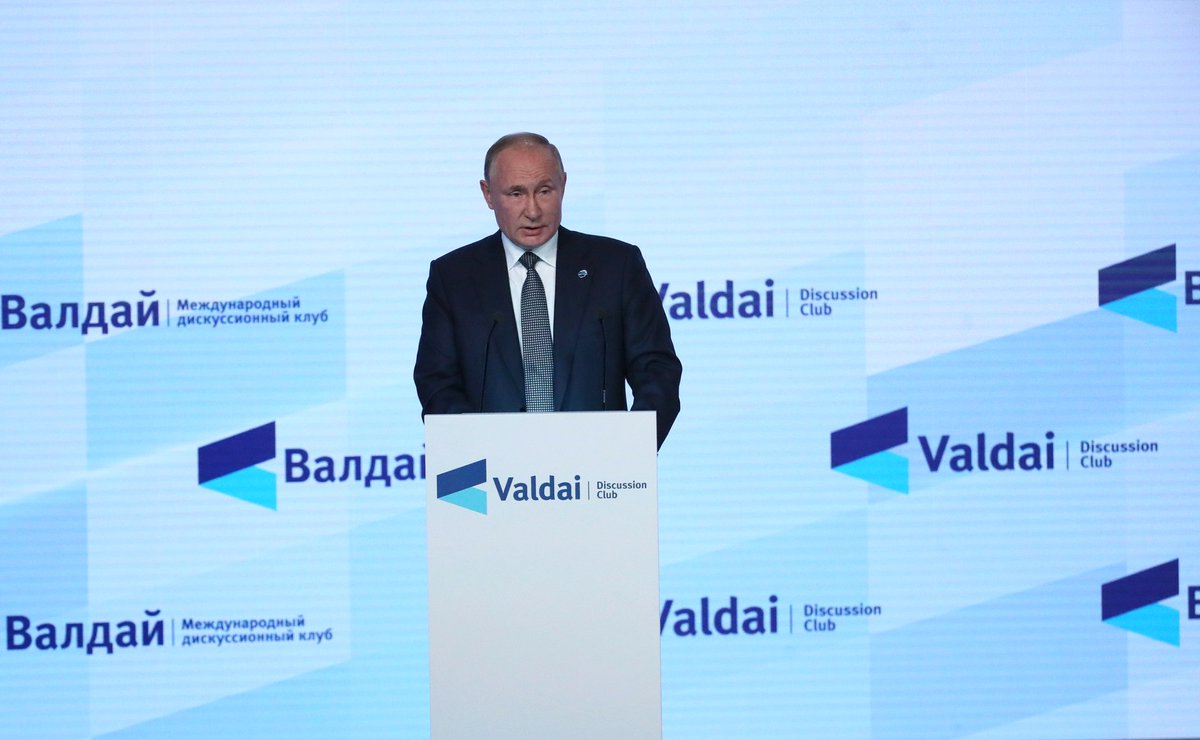 KremlinRussia's tweet photo. #Сочи: Заседание дискуссионного клуба «Валдай» https://t.co/q2GwpmxIbI https://t.co/snlj7WsPe8