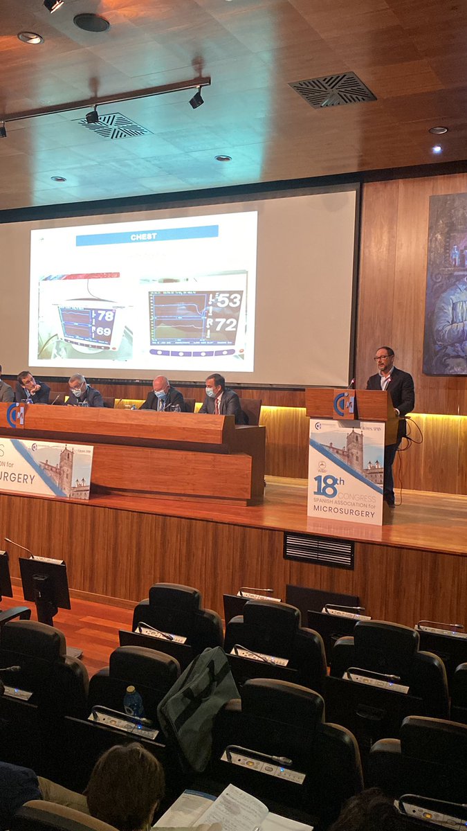 microccmiju's tweet photo. Mesa redonda: Sarcoma de tejidos blandos. Ponencia muy interesante a cargo del Dr.Manuel F. Garrido

#congresoAEM https://t.co/U6p1ZvKekp