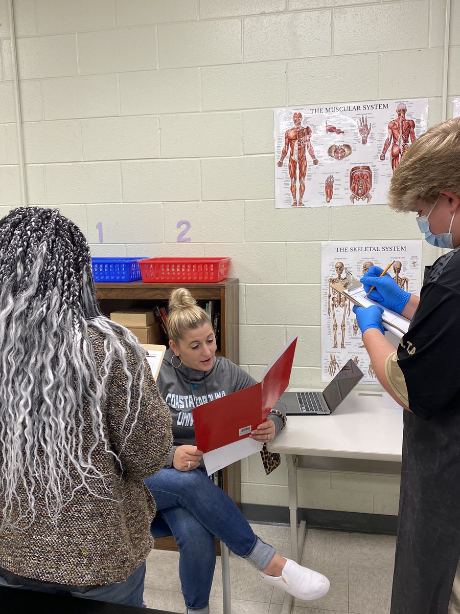 MsmauldinC's tweet photo. Medical detectives patient interviews today! #GSFTrojanStrong #PLTW #STEM https://t.co/6szOwh4IW5