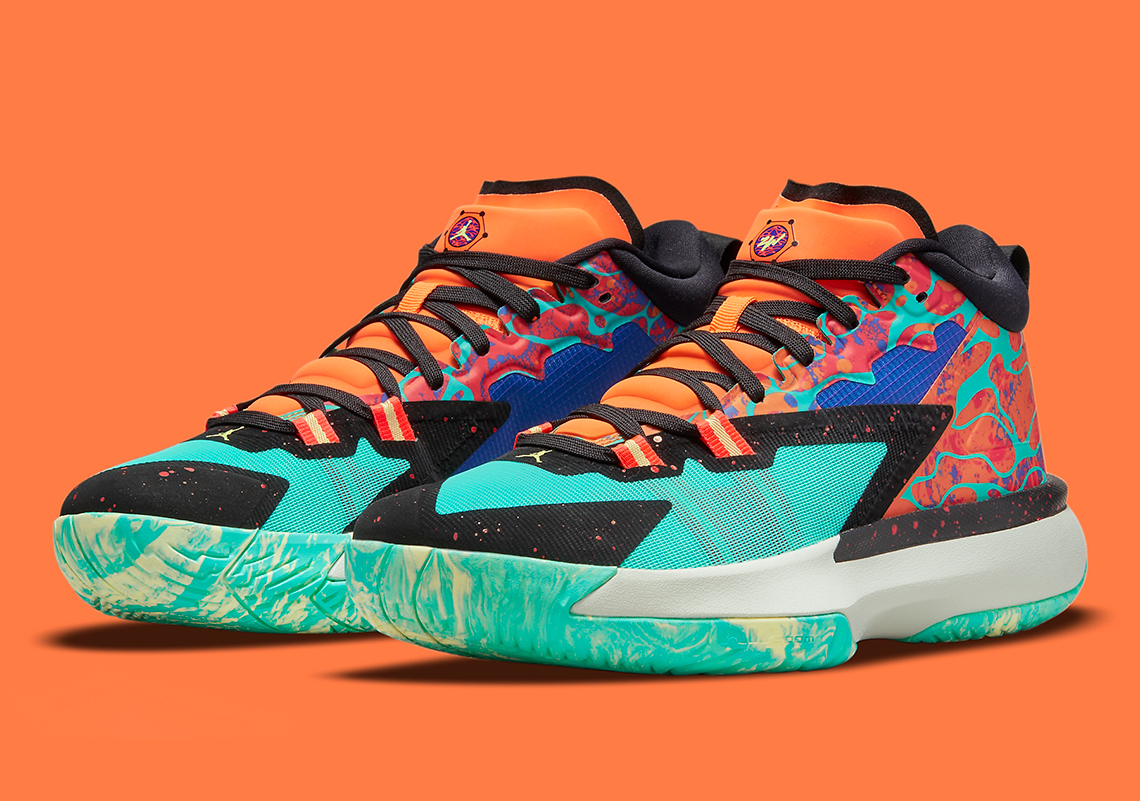 SneakerNews's tweet photo. The Jordan Zion 1 "Hyper Jade" is dropping in adult sizes too. Are these 🔥 or 🗑️?
Official Images: https://t.co/LRBaFDcIVd https://t.co/co0juWjmtu
