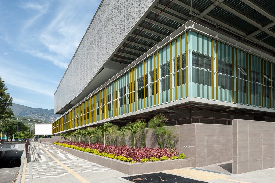 convel_sas's tweet photo. Pabellón Verde @plazamayormed
En 2012 construimos este escenario desde parámetros amigables con el medio ambiente: reutilización del recurso hídrico, iluminación y ventilación natural.
Nos enorgullece desarrollar proyectos sostenibles.
7.343 m2
2012
Medellín - Antioquia https://t.co/enSWwWknCw