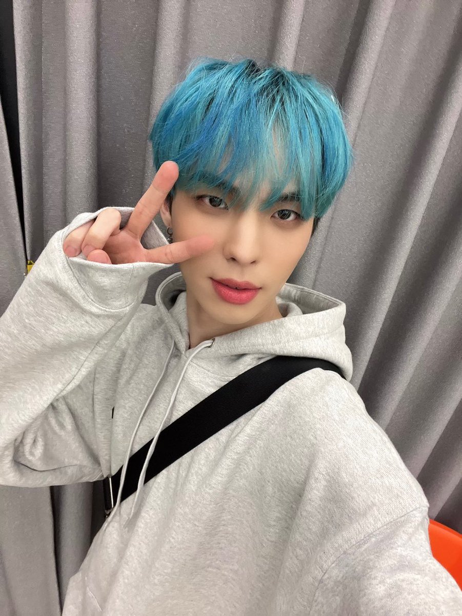 bxparaguay's tweet photo. 📸 • TWITTER — 211021 

#BX 

Día del amor~~~💕

#CIX #씨아이엑스 #비엑스
@CIX_Official @CIX_twt https://t.co/JopBuk1bVQ