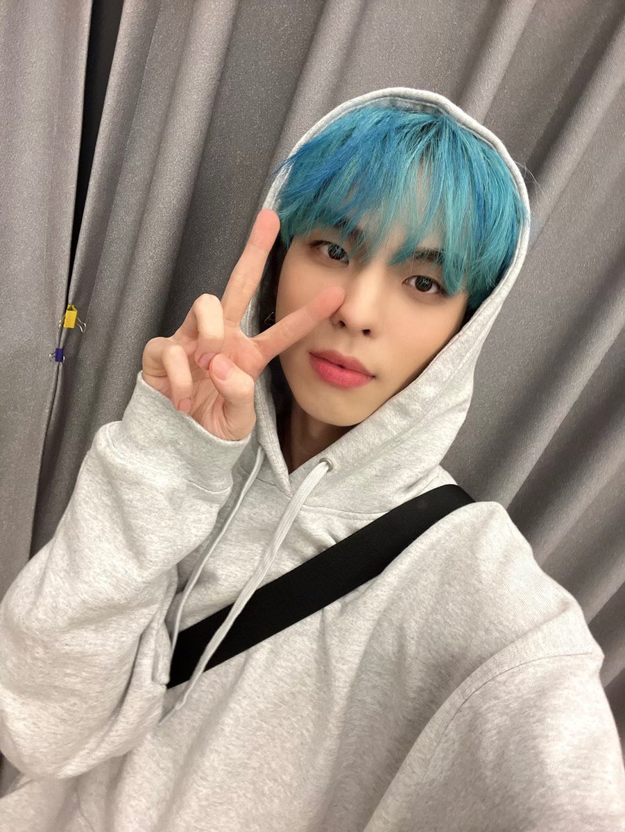 bxparaguay's tweet photo. 📸 • TWITTER — 211021 

#BX 

Día del amor~~~💕

#CIX #씨아이엑스 #비엑스
@CIX_Official @CIX_twt https://t.co/JopBuk1bVQ