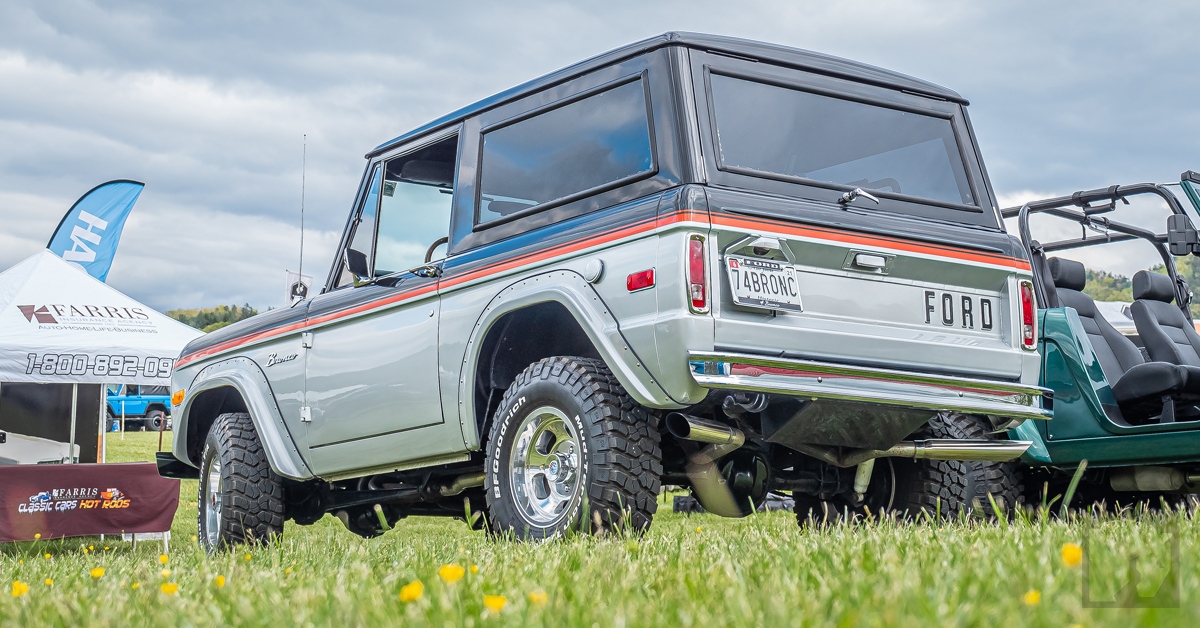 tomsoffroad76's tweet photo. This 74 Bronco caught our eye at The Bronco Super Celebration East.
#tomsoffroad #broncosupercelebrationeast #classicfordbronco #earlybronco #vintagebronco #fordbroncodaily #customfordbronco #custombronco #earlyfordbroncos #broncosofamerica #broncocustom #broncobuilder https://t.co/sOFy9M3StN