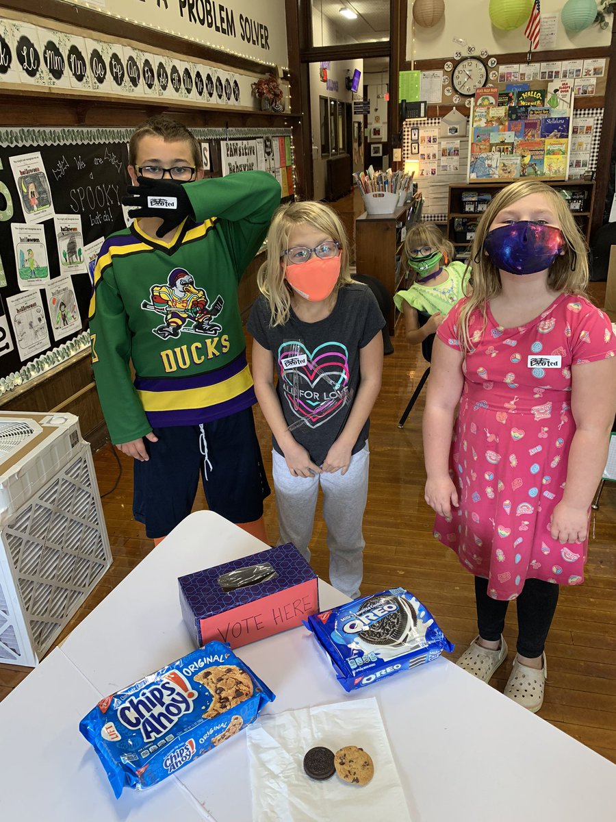 sterkelteach's tweet photo. Our stories this week were about the importance of voting so it was only fitting that we had a COOKIE election!! Oreo won! ��🇺🇸🍪 @Bement_CUSD_5 https://t.co/KspR6R1SSe