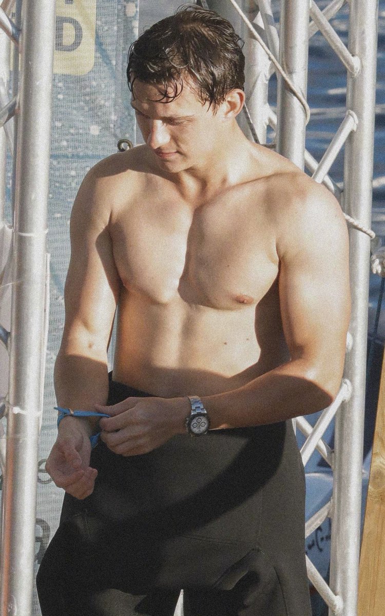 WhtRTheyDoing's tweet photo. As Nathan's hands touch the ancient runes, he feels a strange tingling sensation run through his body, straight to his dick. It springs up, rock hard. His eyes glow in lust as he stares at his companion. With one loud rip, he splits his shirt in half before pouncing on you... https://t.co/lwUBShwiQY