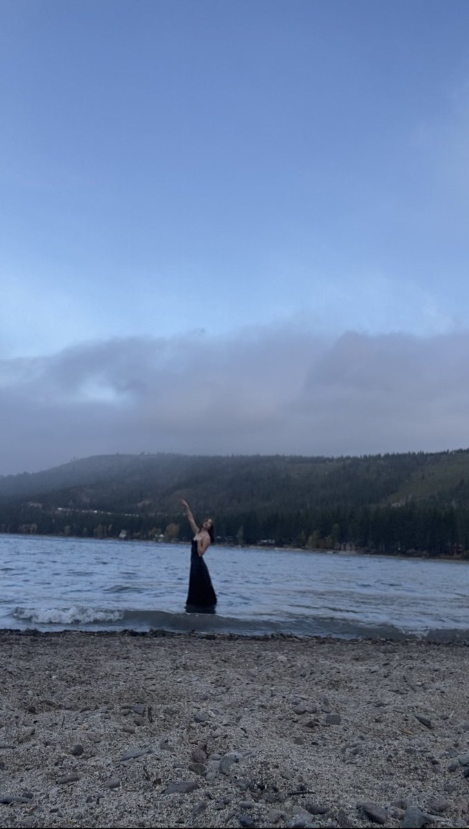 bella_mcminn's tweet photo. stills from the video i took while shooting yesterday โบ๏ธ #frozemyassoff https://t.co/cAdQBAsTBP