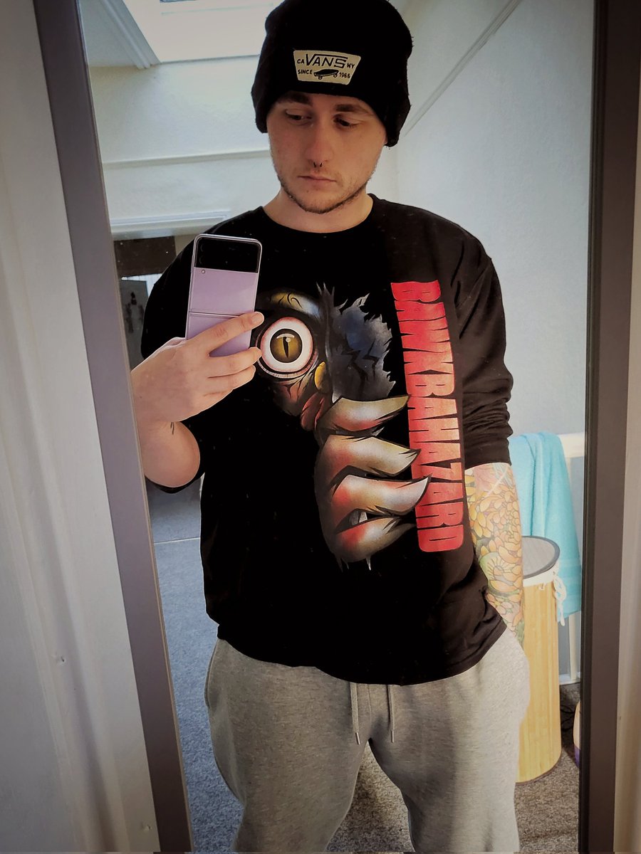 MikeyObscura's tweet photo. WOO! My cosy @Bawkbasoup BAWKBAHAZARD sweater arrived!
#bawkbasoup #bawkbahazard #biohazard #ResidentEvil #chicken https://t.co/19pqVQWN9l
