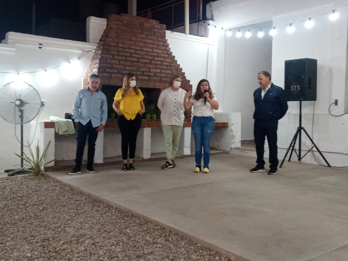 MiSolDiaz's tweet photo. Mujeres que moldean el futuro
Somos protagonistas de una transformación política Vamos en camino a un recambio generacional d la mano de increíbles mujeres liderezas q combinan la fortaleza, inteligencia, empatía y compacion
#AvanzamosJuntas
#EmpoderamientoColectivo
@PjOficialLR https://t.co/fj67slUFST