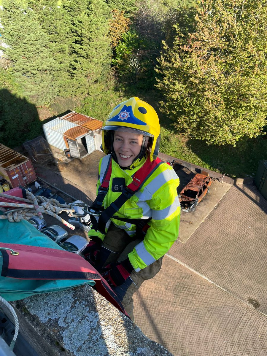 HIWFRS_LandD's tweet image. The trainees from T2/21 Red Squad have been working on their safe working at height and work positioning skills, all smiles from the top of the drill tower. 😬🚒 #realistictraining  @HantsIOW_fire