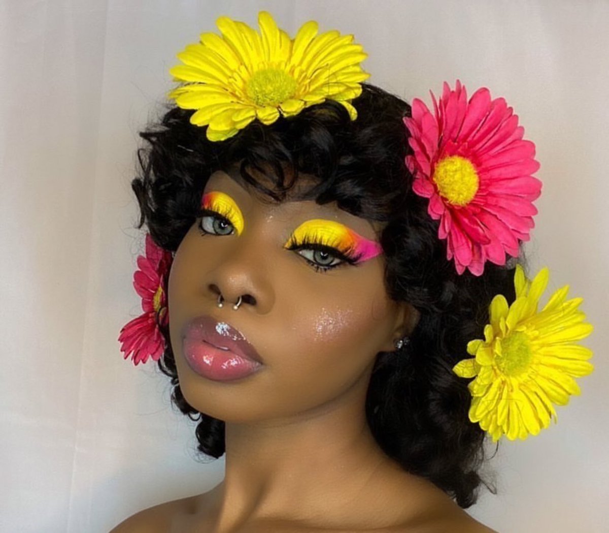 atarajael's tweet photo. Believe the hype when it comes to our pigments💕
If viewing follow @atarajaelofficial
If viewing follow @atarajaelofficial
#smallbusinesslove #makeupforeveryone #makeupformelanin #eyeshadowlove #COSMETICS https://t.co/SoRYtoH8l4