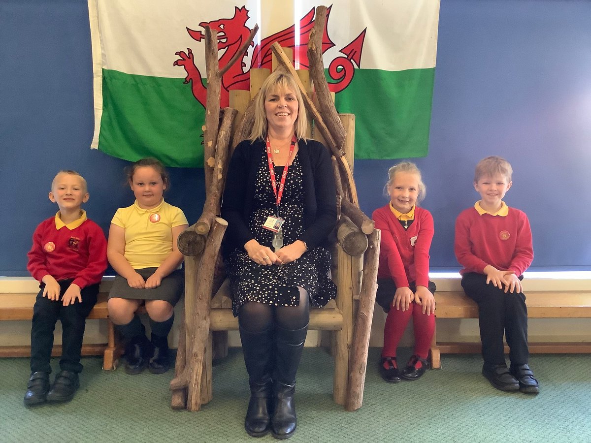 cefnglasinfants's tweet photo. I am delighted to introduce our 'Capten Cefn Glas'. I am looking forward to a wonderful year working together as we continue to make Cefn Glas Infants School the best that it can be. 😊 From Mrs. Johns. 🌈 https://t.co/wT0Y9lSWKF