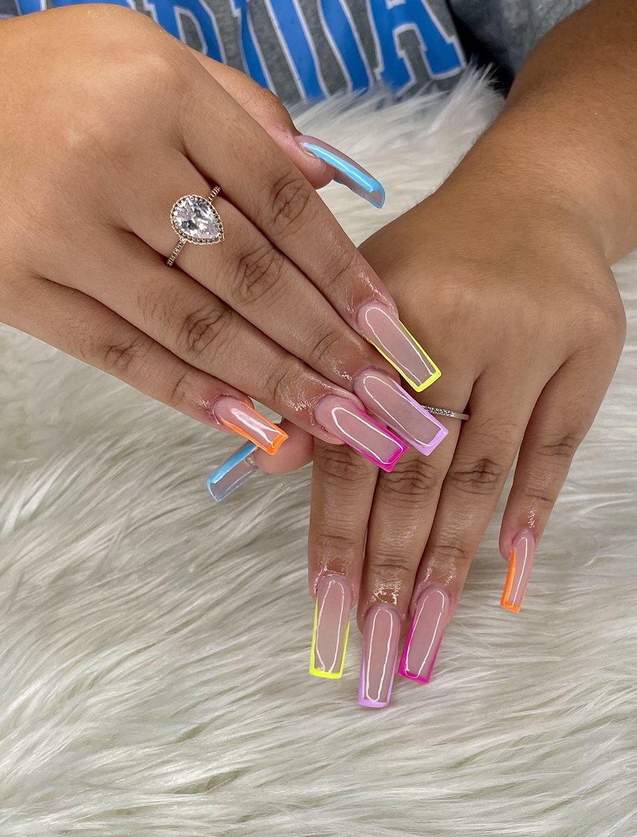 _xomvc's tweet photo. Hello Everybody 🤍 I Am A Licensed Nail Tech Near Metairie, Louisiana Looking For Potential New Clients. Follow My IG &amp; Tik Tok : mvcxcreations To See My Work &amp; DM Me To Book An Appointment Or To Ask Any Questions ✨ https://t.co/dGK5VRJCgF