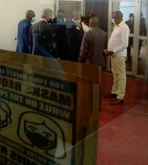 john_lungila's tweet photo. Ce jeudi : Martin Fayulu et la délégation du FCC composée de Shadary, Minaku, Tshibanda, Muyumba et Makiashi Willy, chez le SG. Adj. de la Monusco aux opérations de paix. Ce qui étonne, c'est la présence Makiashi qui se réclame du PALU- UNION SACRÉE avec le FCC https://t.co/8bQbqOQfpi