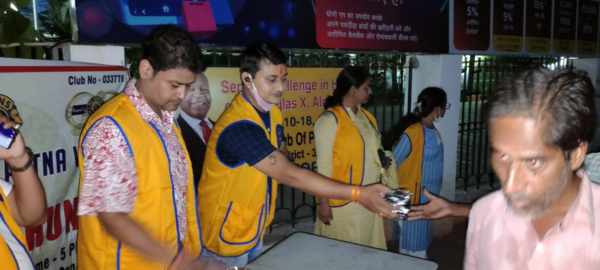 LionsPatna's tweet photo. On the occasion of International President's Birthday Week, we are constantly feeding the needy. In this context We have on Sunday 17th Of October distributed 200 packets of food. 
#APforVP
#apservicechallenge
#servicefromtheheart https://t.co/NG5dRua9gk