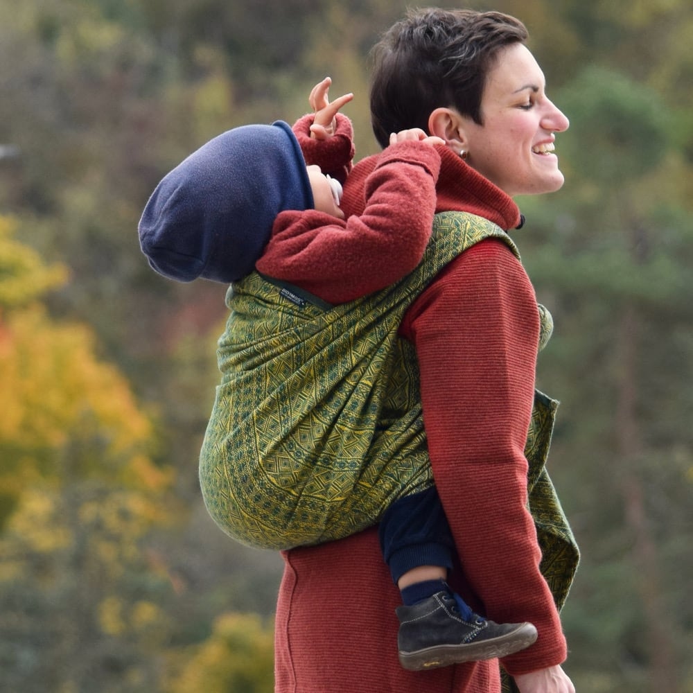 BirdiesRoom's tweet photo. The fall is a time of year when we are surrounded by the many splendours of nature, and also beautiful DIdymos woven wraps!! Presenting the new Prima Pine Green Gold in a scrumptuous hemp/organic cotton blend! 😍

https://t.co/cxyCqHCPxW https://t.co/HJJdflBY98
