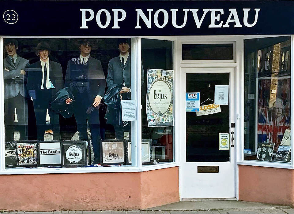 TheTouristTrail's tweet photo. 𝗖𝗮𝗹𝗹𝗶𝗻𝗴 𝗮𝗹𝗹 𝗺𝘂𝘀𝗶𝗰 𝗹𝗼𝘃𝗲𝗿𝘀
The UK’s biggest collection of original album artwork and Pop Nouveau Paintings awaits you at The Pop Nouveau Gallery in Sudbury, #Suffolk. (Part of The Talbot Trail!)

𝙁𝙞𝙣𝙙 𝙤𝙪𝙩 𝙢𝙤𝙧𝙚 👉 https://t.co/57eSv6vmlS
@paintpop https://t.co/dzW0eW925t