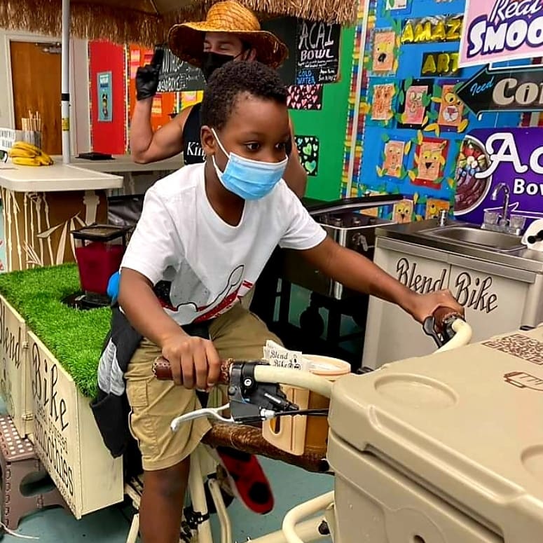 BASCCBroward's tweet photo. The aftercare students at Hunt ES had such a Fun Friday! They made smoothies by pedaling a bicycle! After pedaling, the cyclists were rewarded with a refreshing and healthy smoothie! #BASCCquality @HuntElementary @PRINCIPALAMAKER @browardschools https://t.co/ZdRH5w7IHf