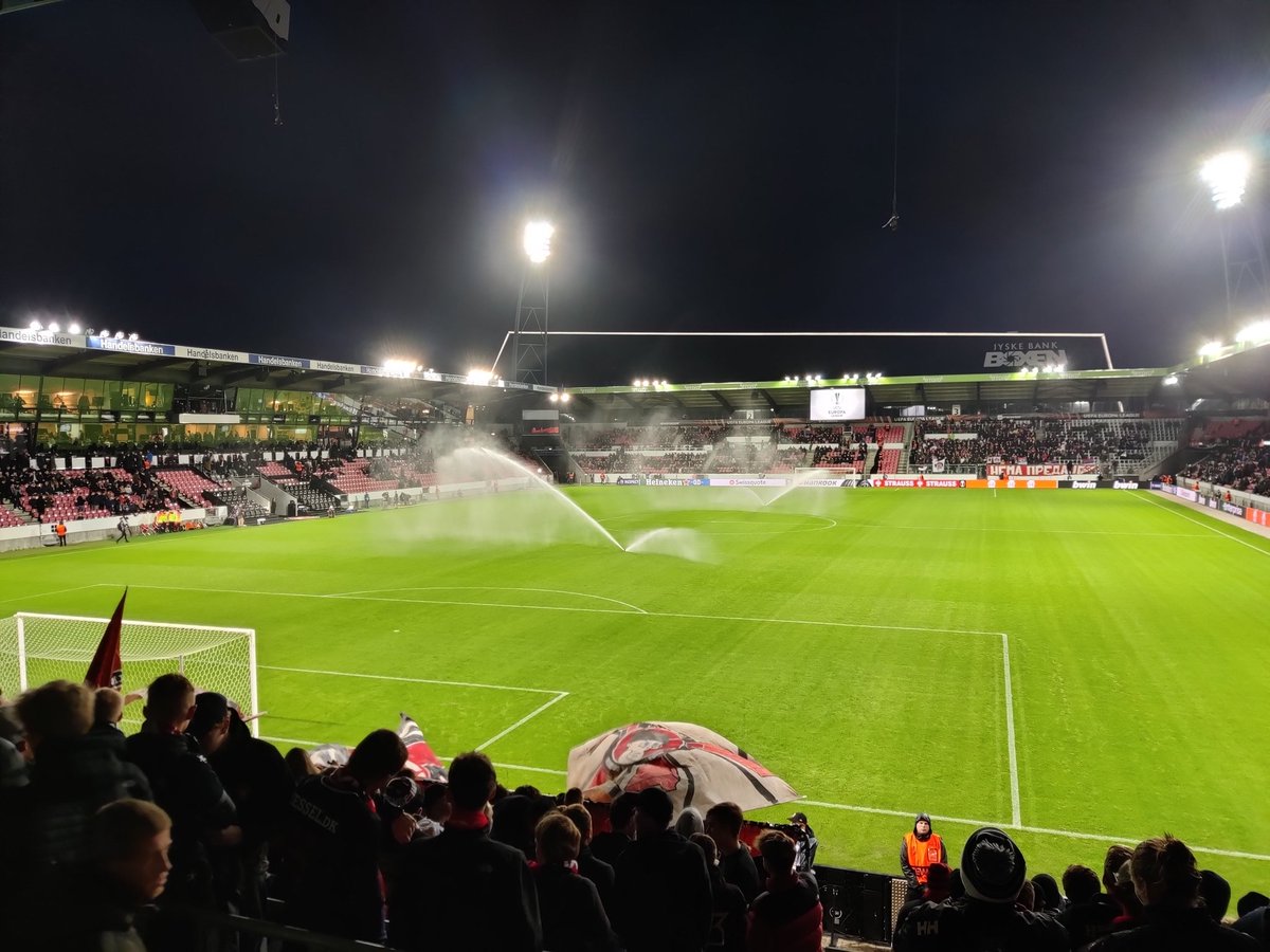 DamageCasts's tweet photo. Europa League match against Beograde ;) #ForzaFCM #FCMCRV #EuropaLeague https://t.co/Rjnmrrn6IL