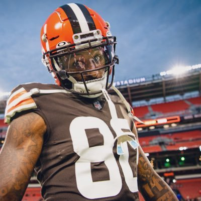 MoreForYou_CLE's tweet photo. Per Jake Trotter, #Browns have activated Jarvis Landry  for tonight's game. 

The return of Juice. https://t.co/JWSA0PCWP0