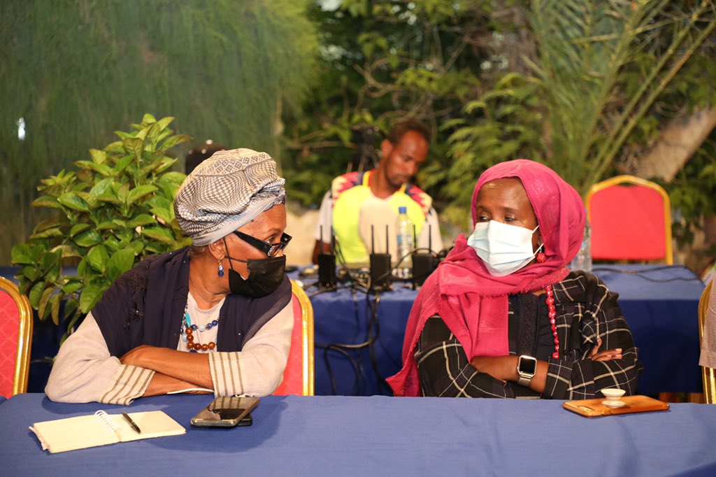 SomaliaPdrc's tweet photo. Welcoming Remarks at tonight’s #PDRCTalks. We will have @afyare_elmi as guest speaker and @GuledS_ and @M_Dhabancad as panelist’s on the Puntland elections as a prelude to federal elections in Somalia. https://t.co/0Ghslco2qk