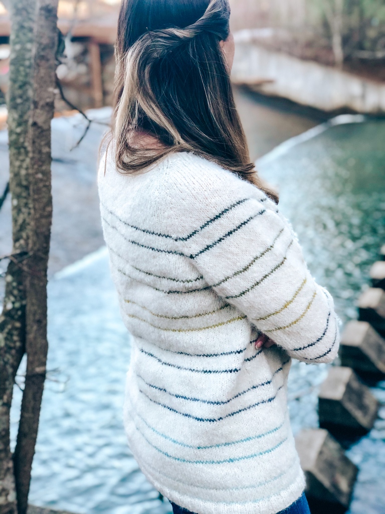 MegDGonzalez's tweet photo. Do you have a fuzzy sweater? 

I found Blue Sky Fibers Brushed Suri. It's got all the halo without the prickles of mohair. And it's a DK weight--so a single strand of Brushed Suri is a perfect substitute for mohair held double with fingering. 

https://t.co/NpI0O7QXzP https://t.co/3drMlVbtrh