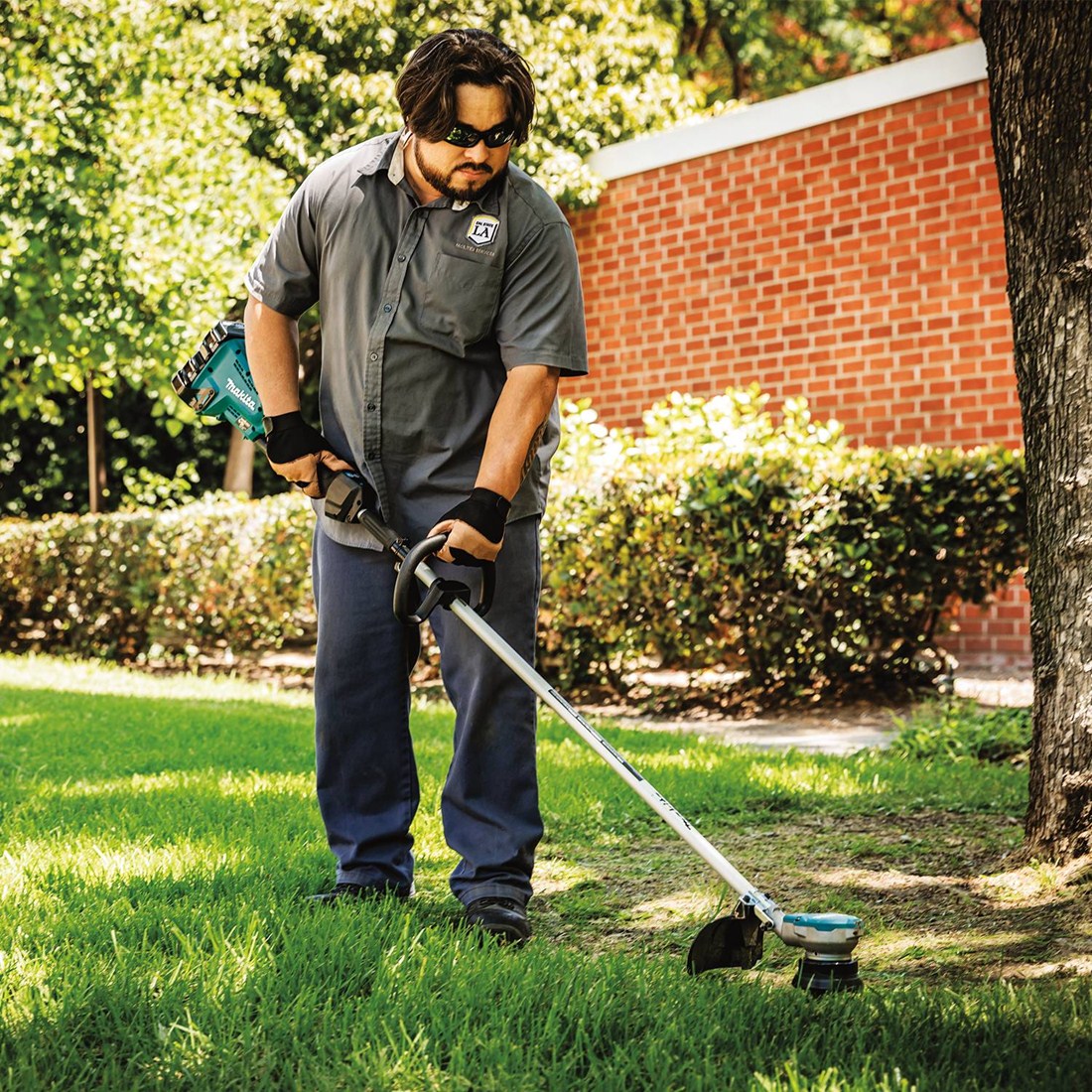 MakitaTools's tweet photo. Get the right #stringtrimmer for your yard. We offer a range of cordless string trimmers, from professional trimmers (GRU01, XRU18, and XRU17) to the trimmers designed for small yards (XRU02, XRU23). Compare trimmers and learn more on our website.
https://t.co/1zYY89EKD3 https://t.co/uo11B7qjxk
