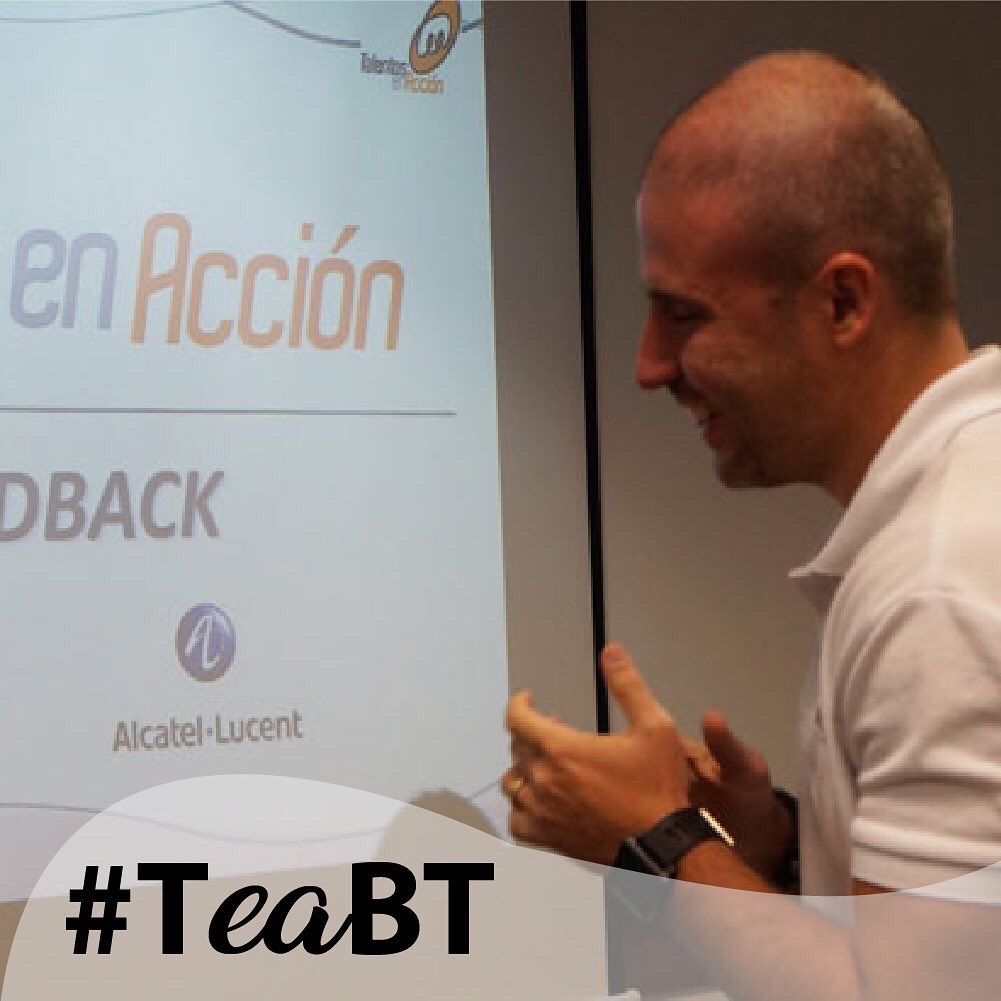 TEAlatam's tweet photo. #TBTEA #2012. 
Reforzar los comportamientos y conductas asociadas al #Liderazgo ha sido desde siempre un tema de interés estratégico en las organizaciones. Hoy traemos esta experiencia con @alcatel_lucent utilizando la técnica de Video-Drama, metodología desarrollada por TEA. https://t.co/ZwxesO6It3