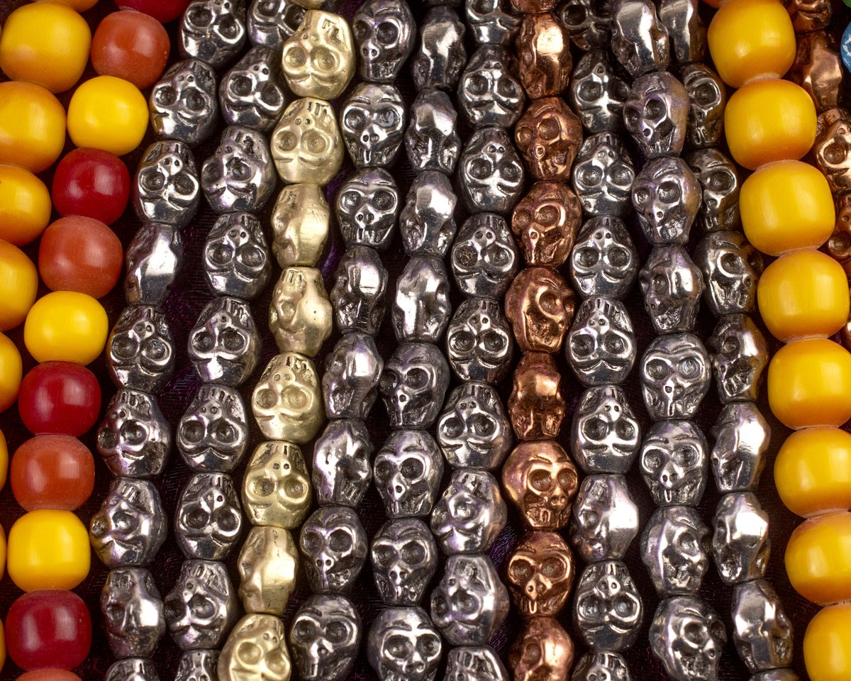 TheBeadChest's tweet photo. Just a few of our fav beads that are perfect 4 #Halloween and the #FallSeason. ๐๐โจ
Click the link below 2 see more of our #FallFavs. ๐โจ
https://t.co/xNb5gLEQa3
โจ
#TheBeadChest #HalloweenJewelry #HalloweenDecor #EtsyShop #Jewelry #Beads #JewelryDesigner #DIY #DIYCrafts #Fall https://t.co/8Cnm3wQdoS
