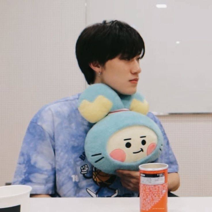 niruntro's tweet photo. อะไรของโอโซนอีกแล้ว55555 ลงหน่อยก็ได้ แฟนถ่ายให้ ลงรูปโอโซนด้วยคู่กัน https://t.co/YOlSY0V9mU