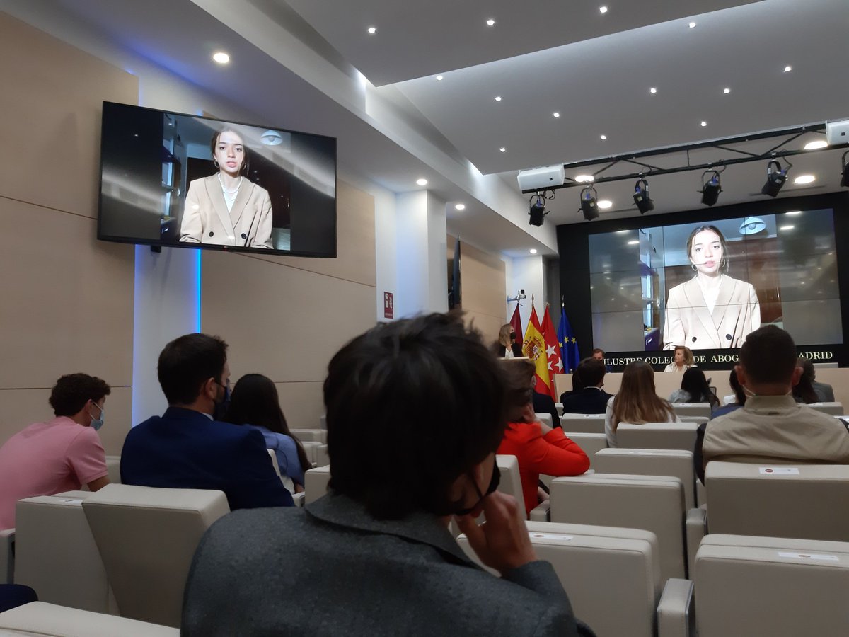 Asistimos a la inauguración de @JuniorLawSchool de @CINNED_ES, que acerca el campo jurídico de manera innovadora a los alumnos de los colegios CICAE.

Los jóvenes participantes han preparado un vídeo de presentación para contarnos por qué les interesa participar en el proyecto.