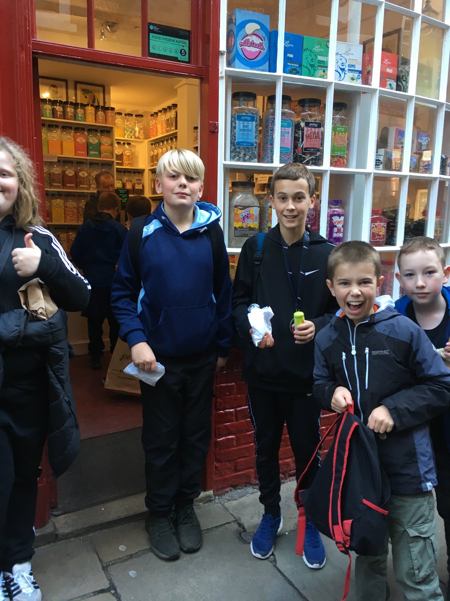 rowlandsmfield's tweet photo. A fantastic afternoon at the York Dungeons followed by a spot of retail therapy down the Shambles! https://t.co/5LmQwtSOC9
