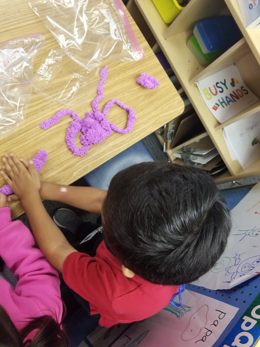 Pk4Mrs's tweet photo. Working with our hands and our modeling foam to create some creatures and other fun creations #dobieshines #risdprek #poweroflove @DobiePKSchool https://t.co/ehxa2sPgYo