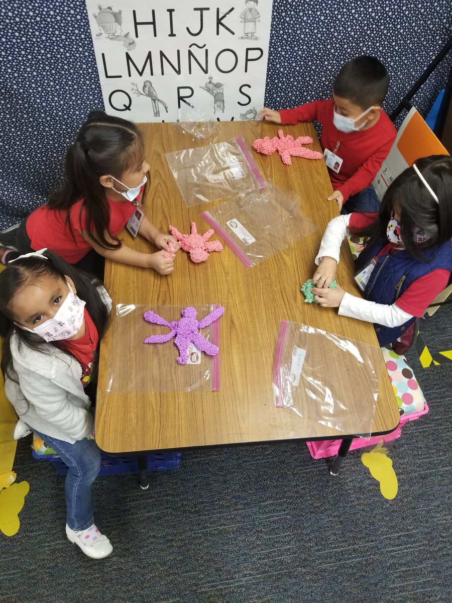 Pk4Mrs's tweet photo. Working with our hands and our modeling foam to create some creatures and other fun creations #dobieshines #risdprek #poweroflove @DobiePKSchool https://t.co/ehxa2sPgYo