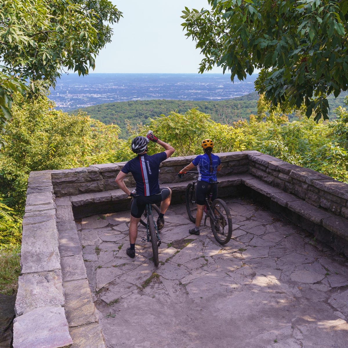 tourfrederickmd's tweet photo. There's SO MUCH going on in Frederick County this weekend. 

We've got your guide to all the weekend's happenings right here: 

👉 https://t.co/ZnShb8j3N6 👈

#VisitFrederick https://t.co/hoq3MIg1dR