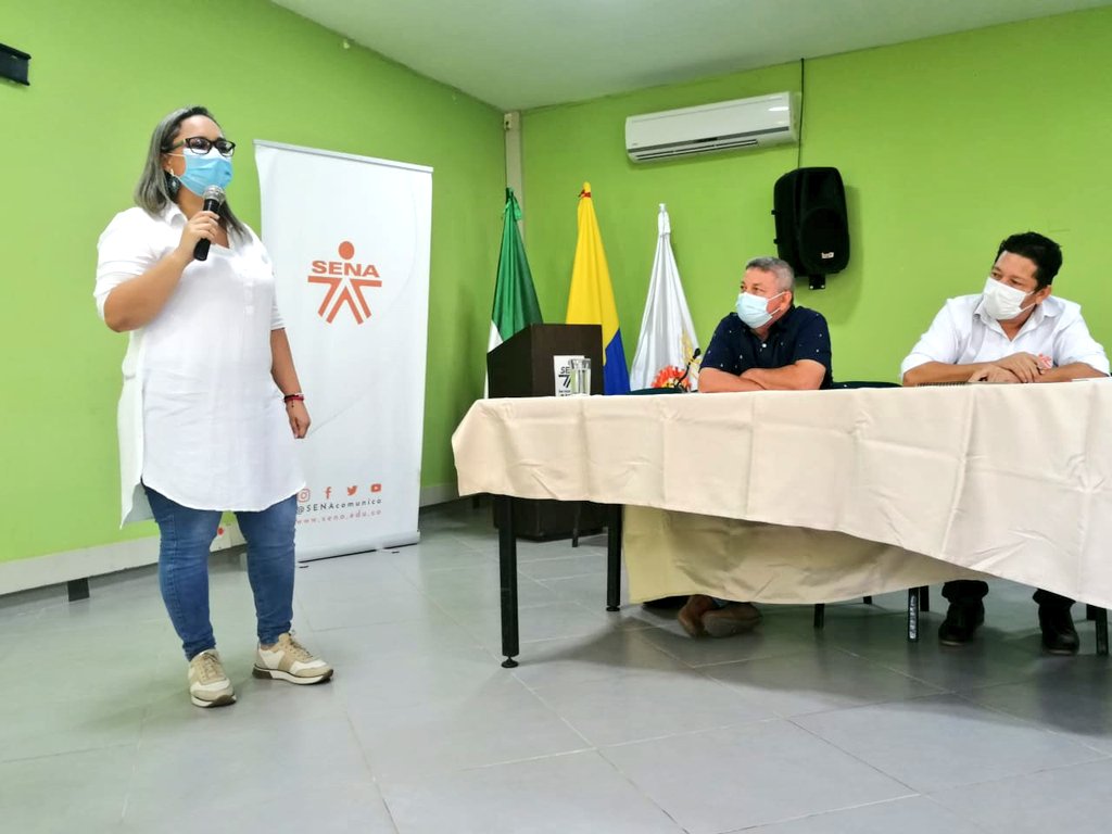 WilliamOrozDaz's tweet photo. 👥 @KarinaBertel3 gerente de la @snci_colombia Sucre y representante de las Comisiones Regionales- Region Caribe, resalta  la importancia de la participación de @SENASucre en las acciones que adelantan estás instancias en territorio para el cierre de brechas de capital humano.🤝 https://t.co/bYSUMzJTD2