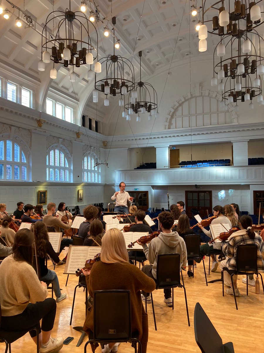 FrankZielhorst's tweet photo. Super impressed by the students of @RCMLondon It was wonderful to work with all of you and search for the real true #Brahms sound in #GermanRequiem and #TragicOverture
Concerts on 28 &amp; 29 October with Thomas Zehetmair conducting. Highly recommended!!
📷 @owainrobs https://t.co/Wh3bTAvC2l