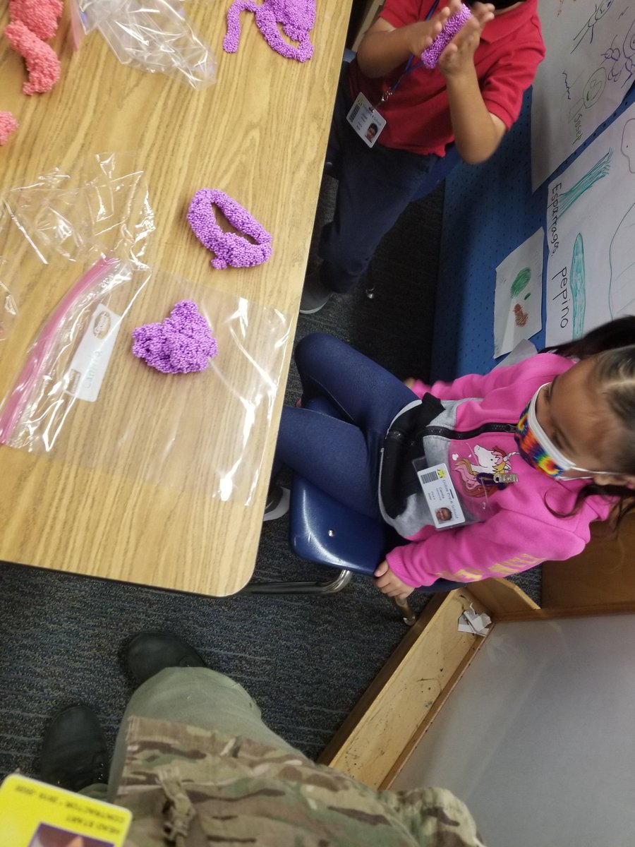 Pk4Mrs's tweet photo. Working with our hands and our modeling foam to create some creatures and other fun creations #dobieshines #risdprek #poweroflove @DobiePKSchool https://t.co/ehxa2sPgYo