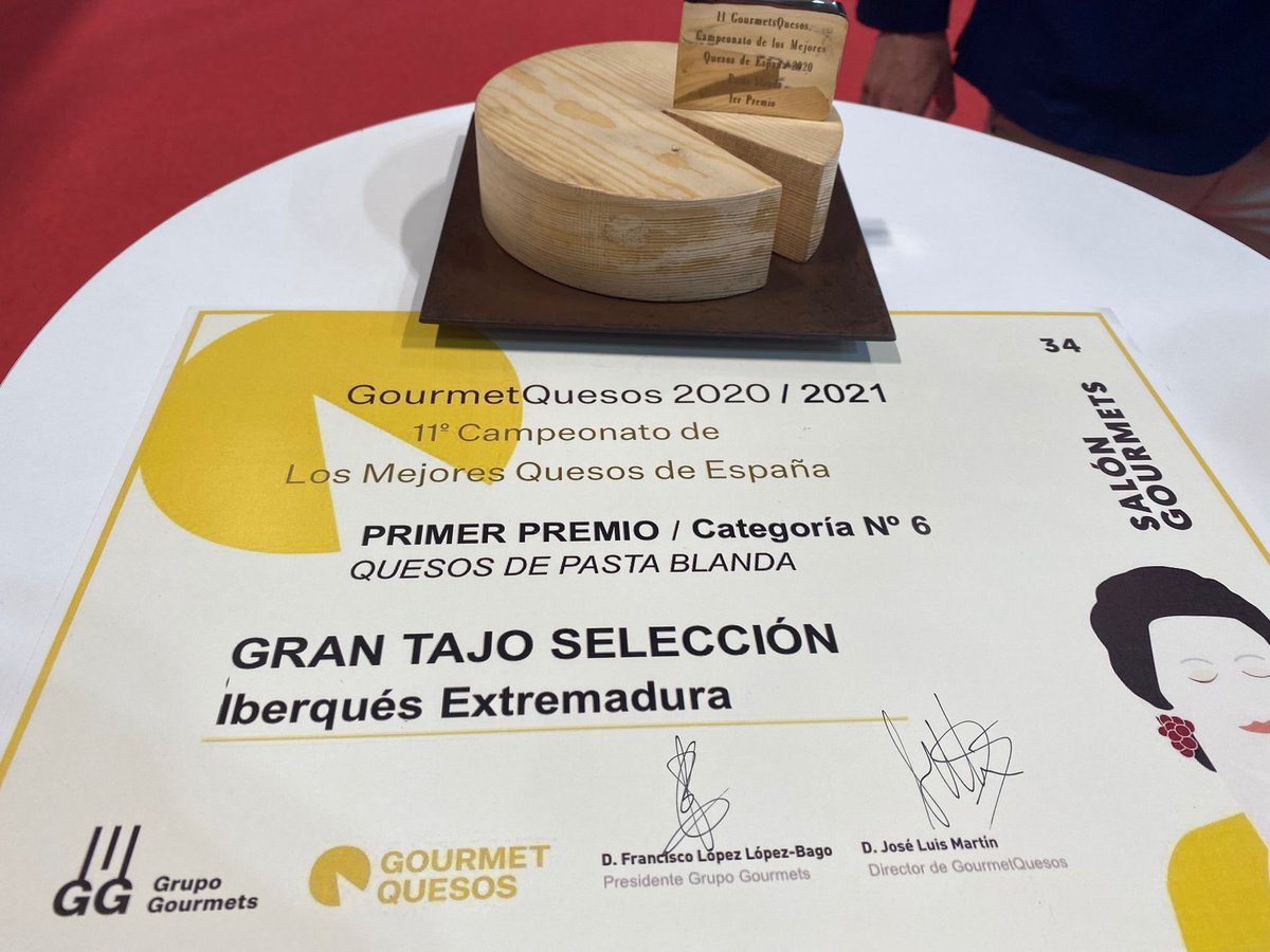 tortacasar's tweet photo. 🙌🏼🧀 Estamos de enhorabuena, la Torta del Casar Gran Tajo Selección de @iberques ha sido galardonada como El Mejor Queso de Pasta Blanda en el @SalonGourmets 

#tortadelcasar #queso #premio #award #salongourmets #quesodeoveja #denominaciondeorigen #gourmet https://t.co/334ULU8uGw
