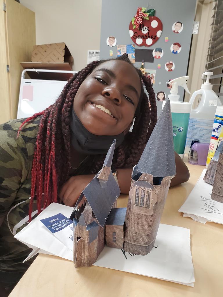 MrsSanchezCantu's tweet image. 5th grade #architecture #TPSP #learningLatin Is Hogwarts teaching Latin? Students learned  the correct Latin words and used their architectural skills to create a model of Harry Potter&apos;s school! @BelNafegar