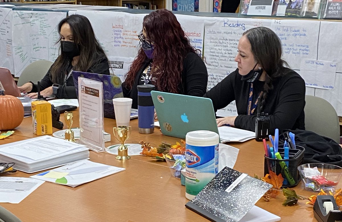 catherinedoc12's tweet photo. Here come the Cavaliers! Great to see ELAR teachers breaking down the data to refine instruction. #ReflectionIsKeyToLearning #CommonPractice #Inferring #InstructionalLeadersRock @MuelaPauline @Lisa_Teach_7 @MCadena_YISD @YsletaISD https://t.co/4dKwJrjOJU