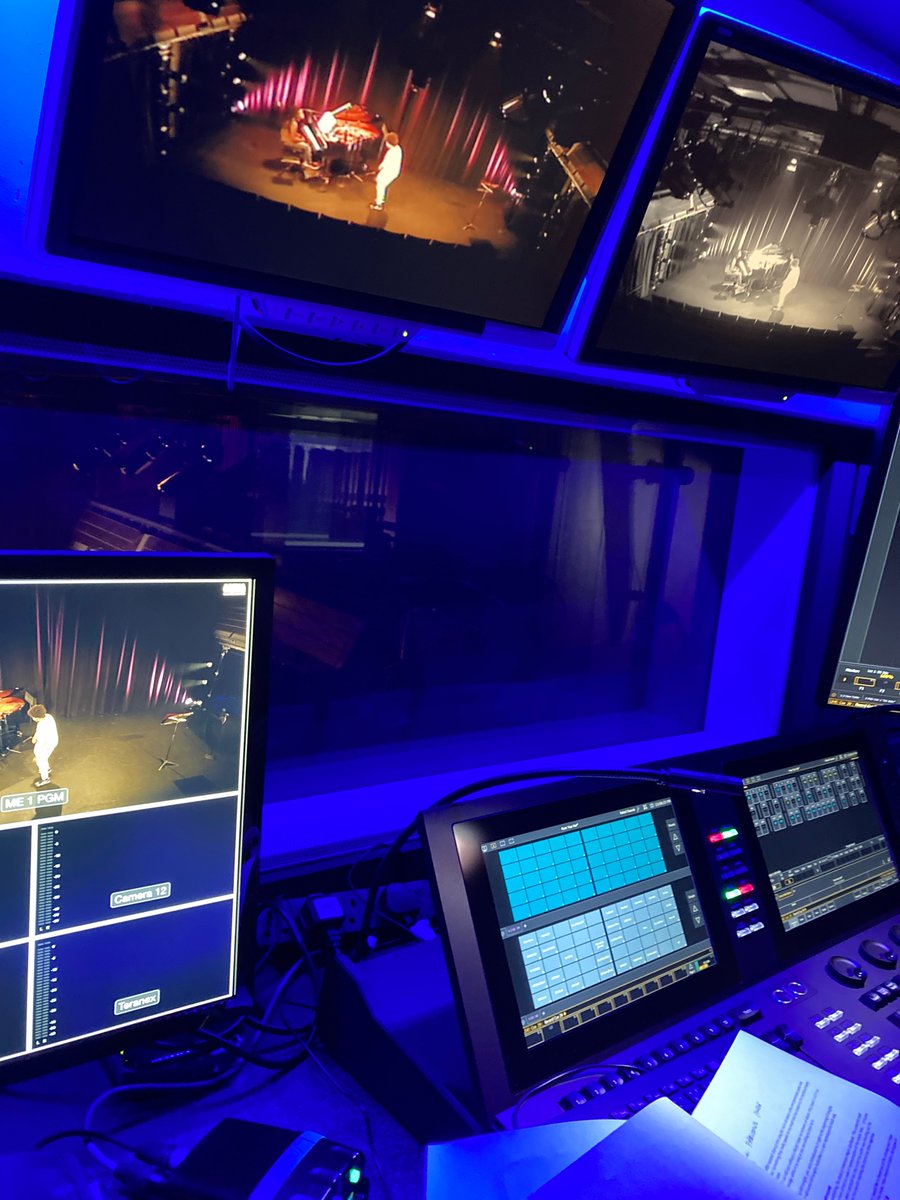 My Directorial Debut….Having a blast helping the fantastic <a href="/ReeceXander/">Reece Mckenzie</a> bring his one man show to life…. Hopefully creating some magic✨ What a wonderful team to work with <a href="/wlv_uni/">University of Wolverhampton</a> <a href="/Arena_Theatre/">Arena Theatre</a>. Thank you @JBRAgent and <a href="/sarahinthepark/">Sarah K. Whitfield not posting here anymore!</a>  🙏🏾