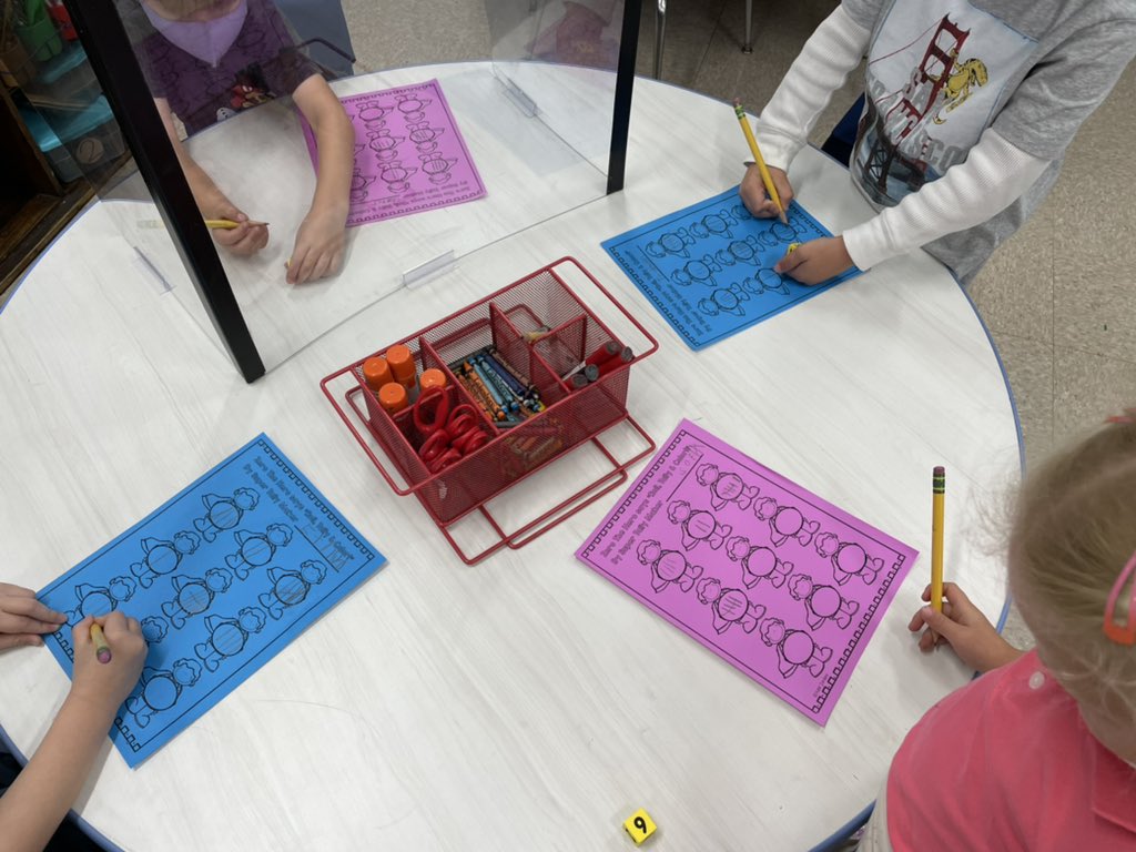 MsKallertEDU's tweet image. It’s the 30th day of school, do you know what that means?! Zero the hero is back with another fun math activity for us! Today we practiced with making tally’s! #zerothehero #weelovemath @WeehawkenTSD @McginleyIsabel
