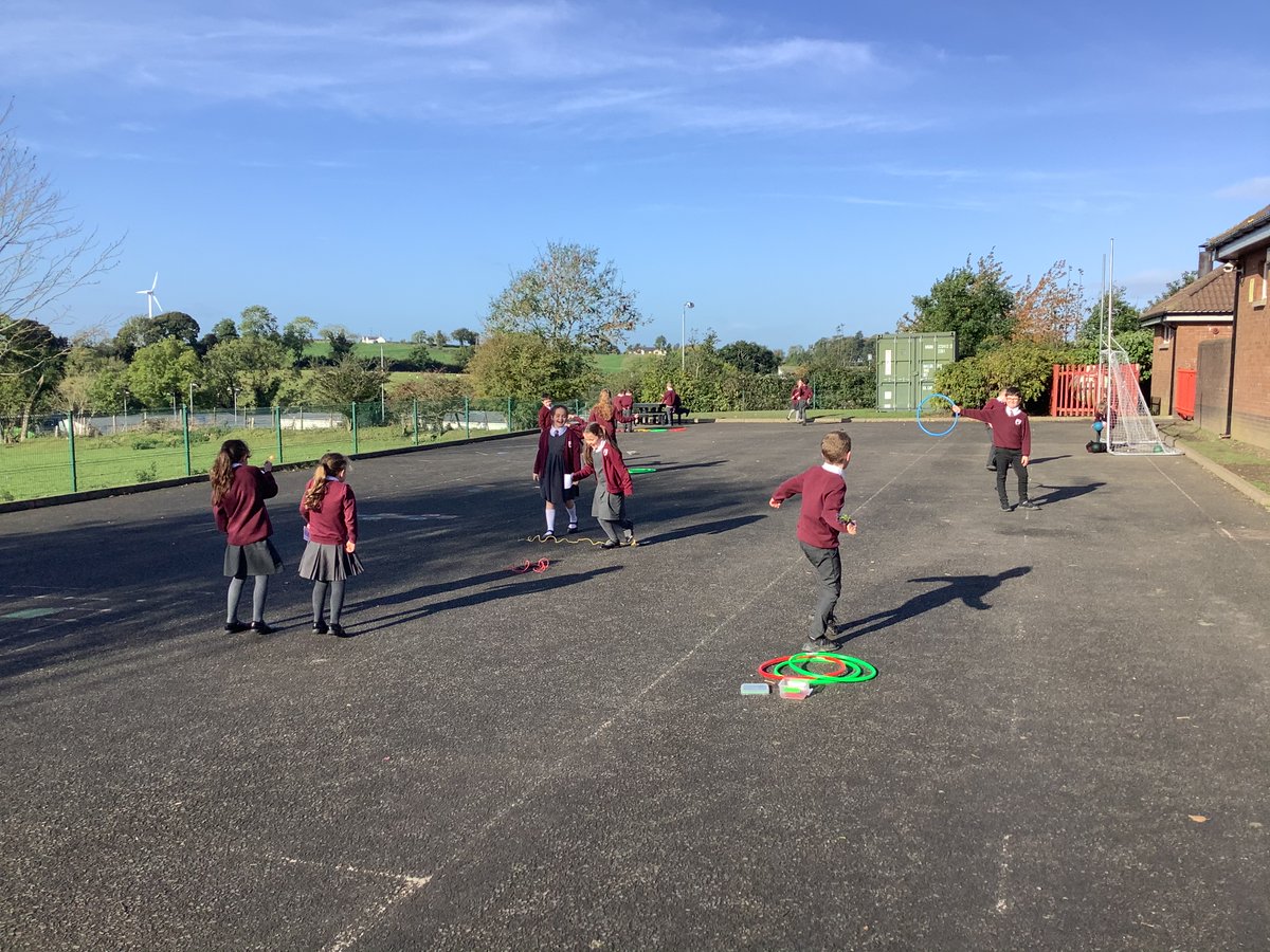stfaghks1's tweet photo. P4 had lots of fun doing their #Mathsweek outdood trail. https://t.co/SroSkkVsaW